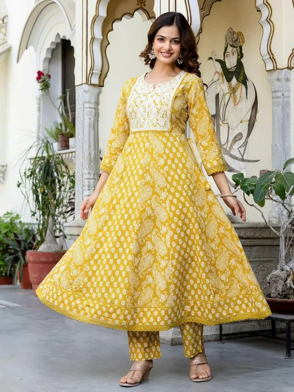 Cotton_Anarkali_Kurta_Set_With_Dupatta