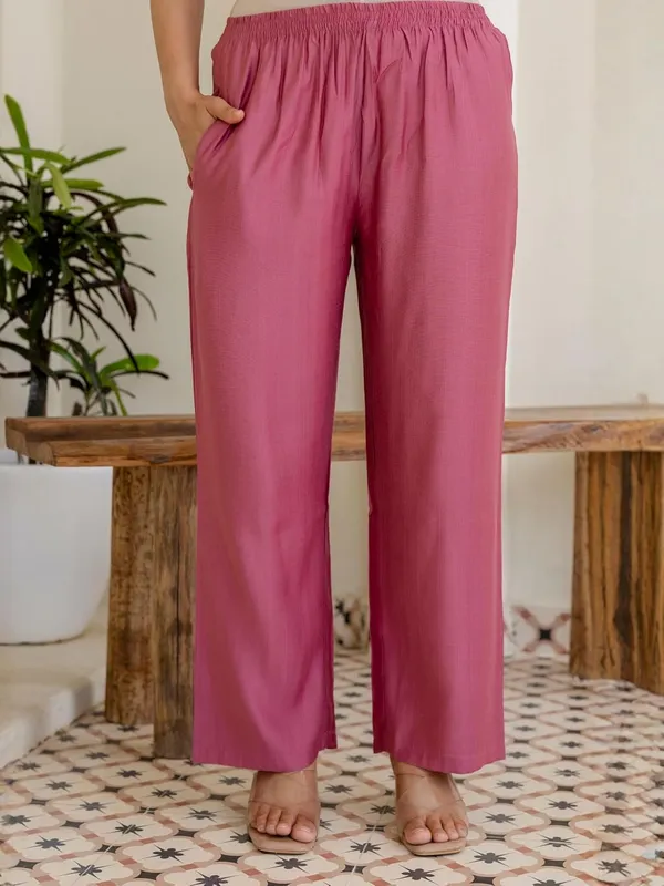 Women_Cotton_Kurta_Set_With_Dupatta