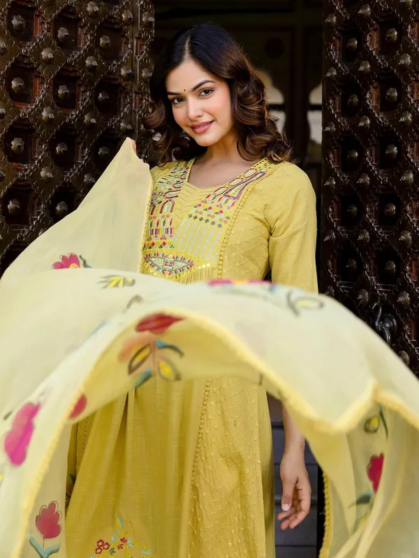 Womens_Cotton_Kurta_With_Trousers_And_Dupatta_Set