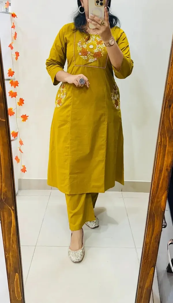 Yellow_Cotton_Flex_Embroidered_Kurta_Set_For_Women