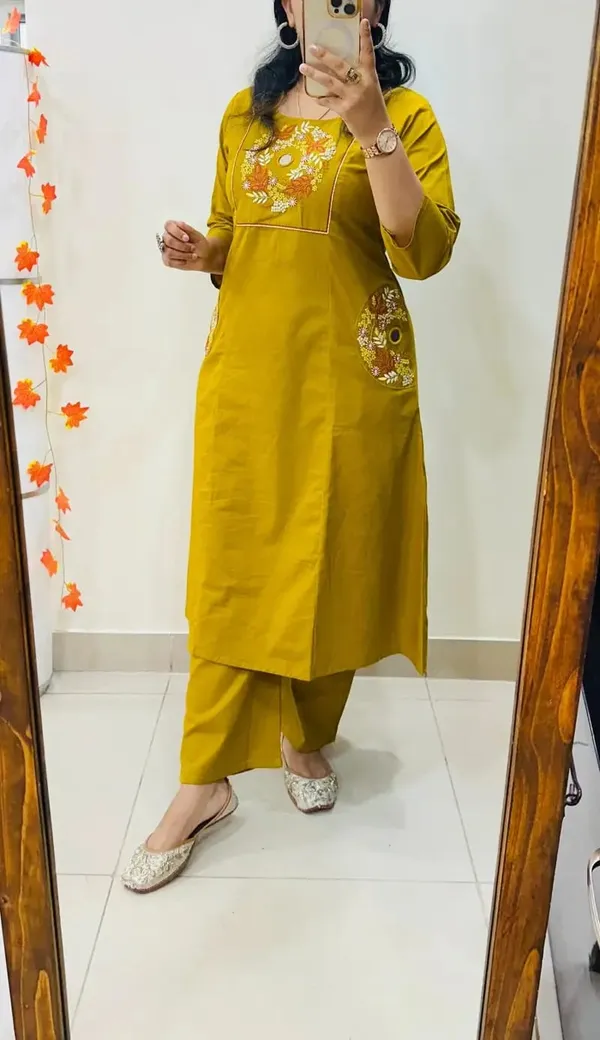 Yellow_Cotton_Flex_Embroidered_Kurta_Set_For_Women