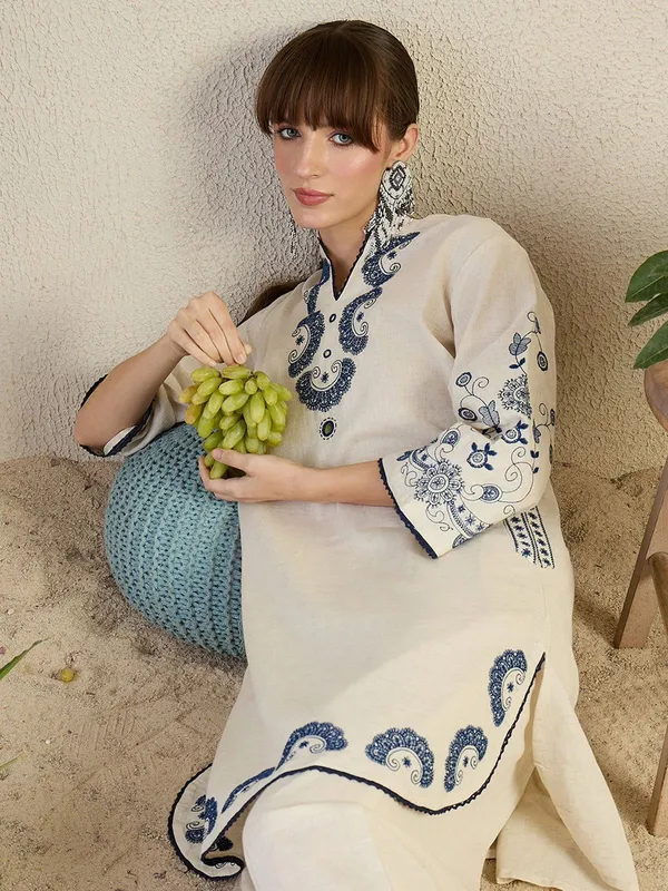 White_Cotton_Embroidered_Kurta_Set_For_Women