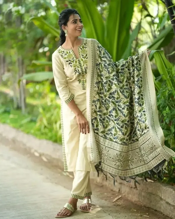 White_Pure_Handloom_Khadi_Cotton_Kurta_Set_For_Women