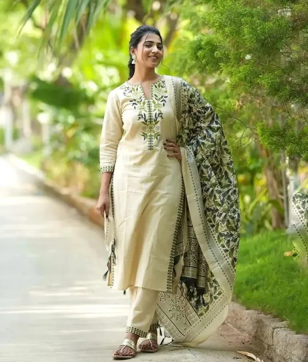 White_Pure_Handloom_Khadi_Cotton_Kurta_Set_For_Women