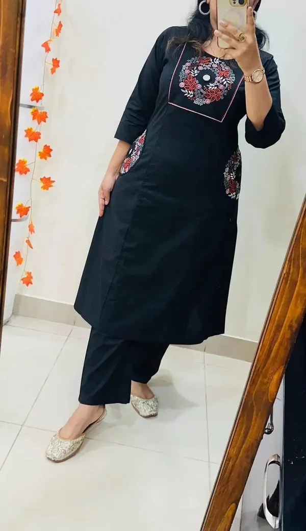 Black_Cotton_Flex_Embroidered_Kurta_Set_For_Women