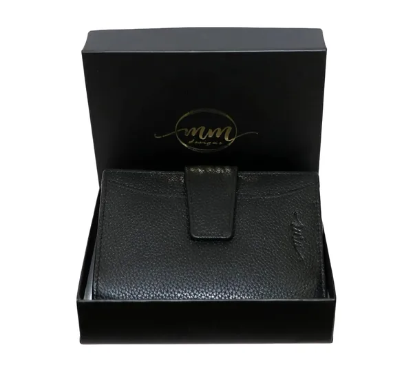 Black_Leather_Bifold_Wallet_For_Women
