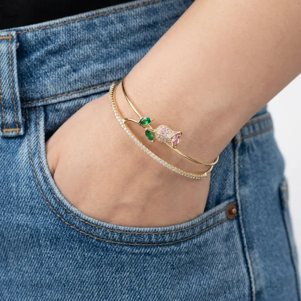Gold_double_open_cuff_-_Open_cuff_-_Rose_flower_charm+diamond-cut_band