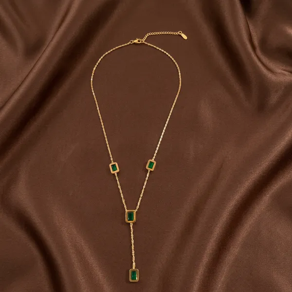 Gold_Lariat_Cable_Chain_Emerald_Rectangle_Stone
