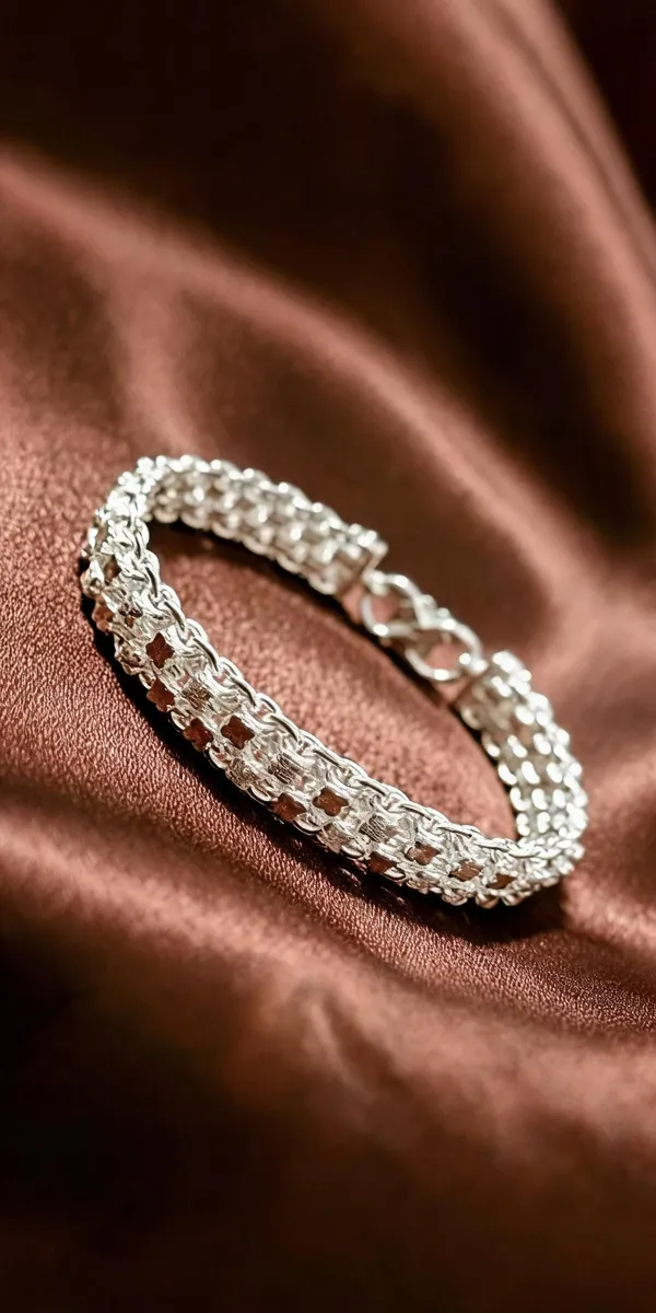 Silver_Plated_Metal_Premium_Bracelet_For_Men