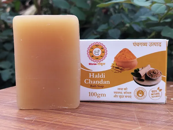 Shree_Gokul_Haldi_Chandan_Turmeric_Sandalwood_Bath_Soap_(_Pack_Of_6_)