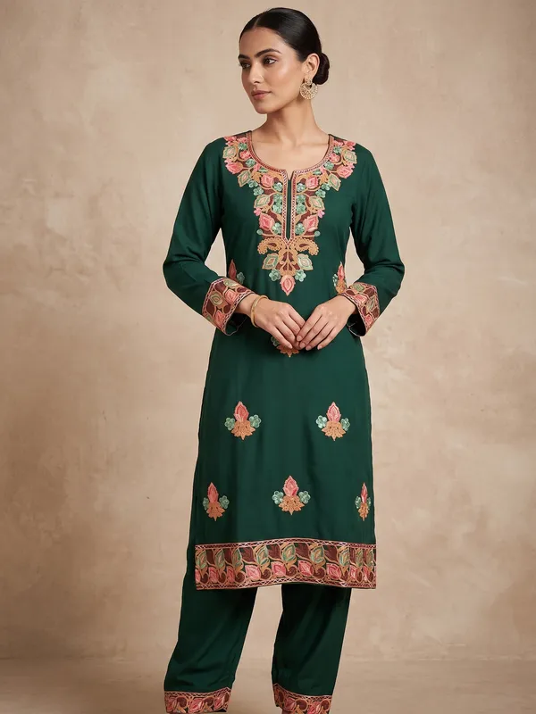 Green_Viscose_Cotton_Straight_Floral_Embroidered_Kurti_Pant_Set_For_Women