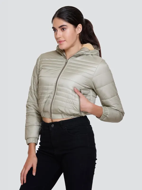 Pista_Premium_Polyester_Crop_Jacket_For_Women
