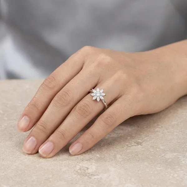 925_Silver_Star_Shaped_Diamond_Ring_For_Women