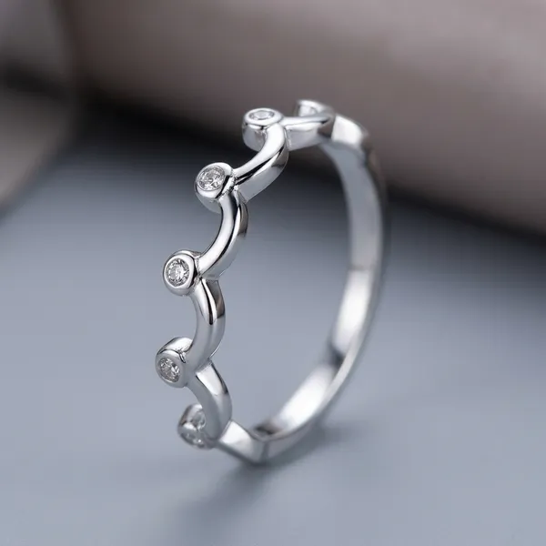 925_Silver_Wavy_Band_Ring_With_Crystal_Accents_For_Women