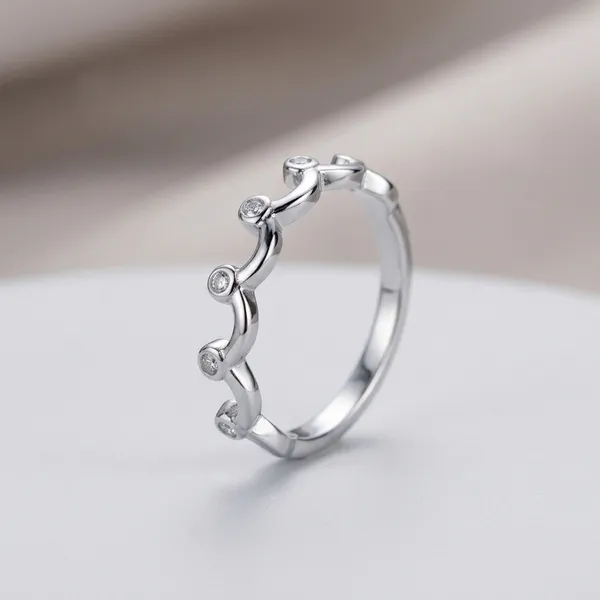925_Silver_Wavy_Band_Ring_With_Crystal_Accents_For_Women