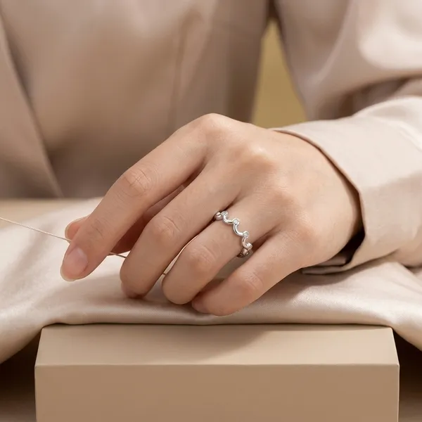 925_Silver_Wavy_Band_Ring_With_Crystal_Accents_For_Women