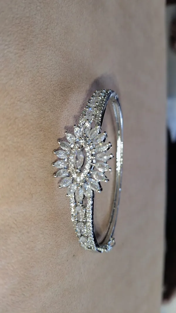 Silver_Metal_Alloy_Artificial_Bangles_For_Women