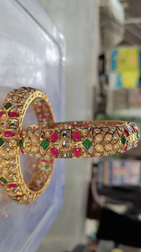 Multicolor_Metal_Alloy_Artificial_Bangles_For_Women