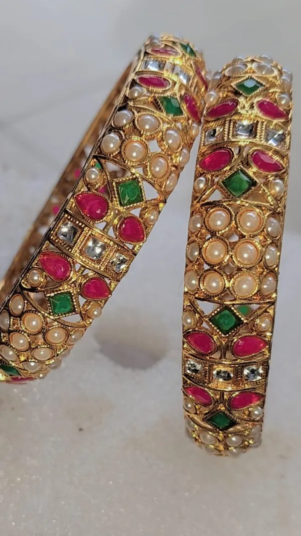 Multicolor_Metal_Alloy_Artificial_Bangles_For_Women