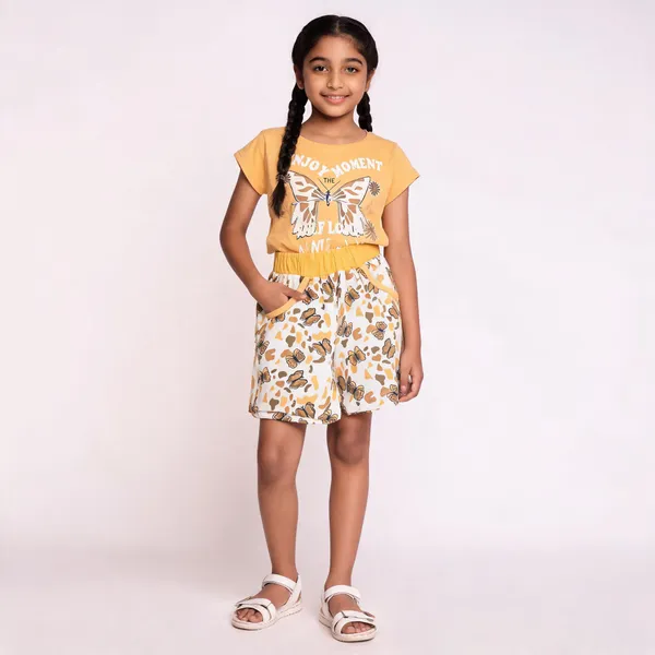 Yellow_Cotton_Relaxed_Fit_Graphic_Top_And_Shorts_Set_For_Girls