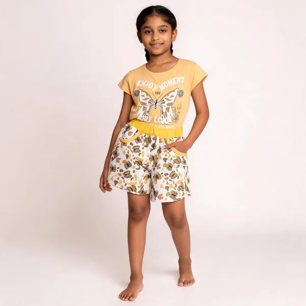 Yellow_Cotton_Relaxed_Fit_Graphic_Top_And_Shorts_Set_For_Girls