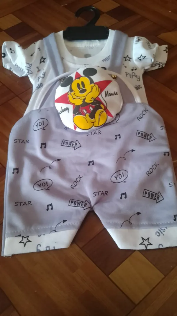 White_Cotton_Graphic_Print_Romper_For_Kids