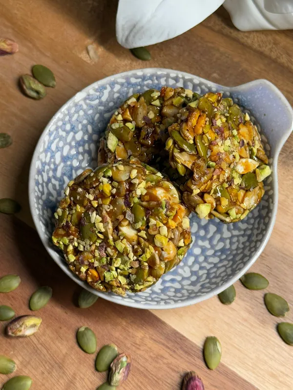 Pumpkin_Seeds_&_Pistachio_Brittle_Coconut_Jaggery