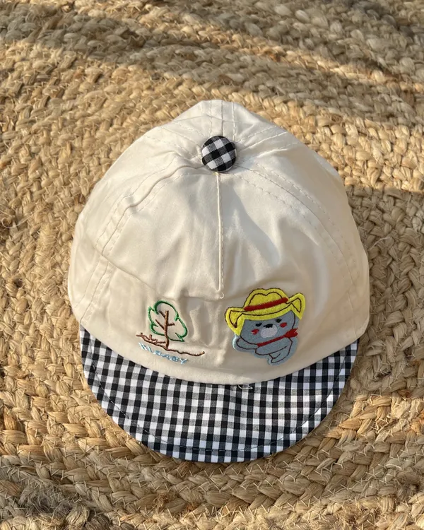 Cubby_Bear_Summer_Checks_Newborn_Cap_Black_Vanilla_Cream