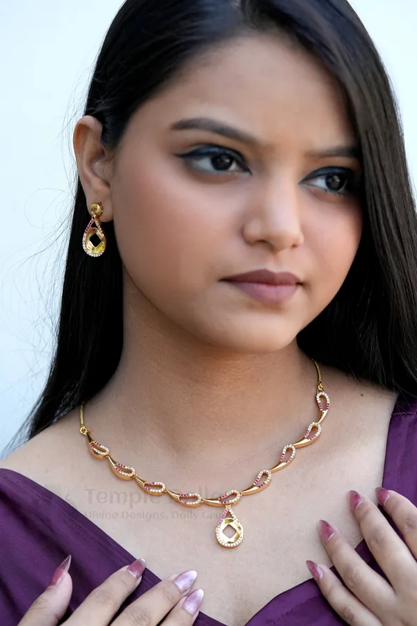 Ruby_Kemp_Teardrop_Choker_Set_Traditional_Wedding_Wear