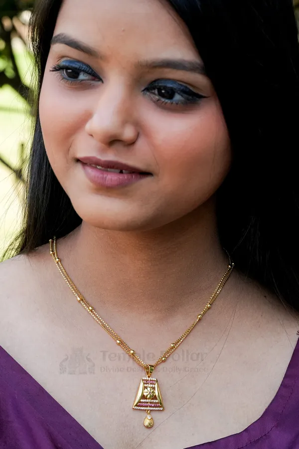 Pendant_Chain_For_Women_Temple_Ad_Diamond_Daily_Wear_Necklace