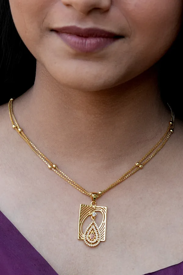 Pendant_Chain_For_Women_Ad_Stone_Luxury_Gold_Necklace