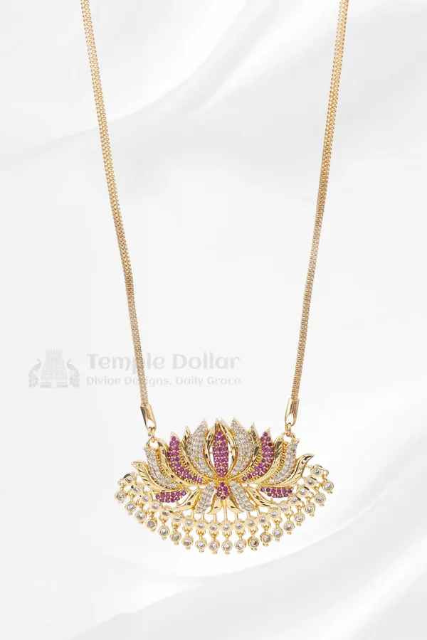 Blooming_Lotus_Pendant_With_Square_Mesh_Box_Chain