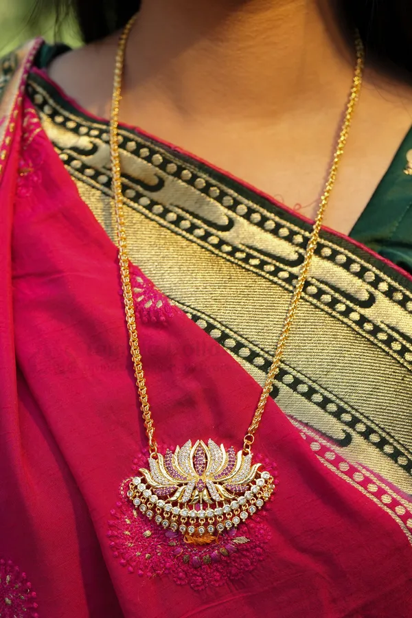 Blooming_Lotus_Pendant_With_Twisted_Rope_Chain