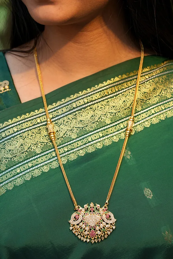 Grand_Traditional_Motif_Pendant_With_Twisted_Rope_Chain