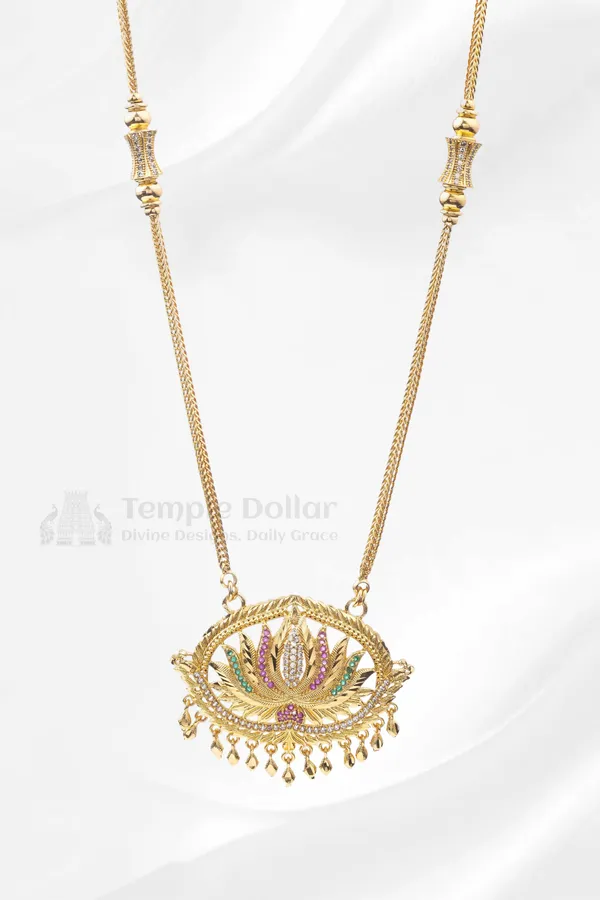 Oval_Lotus_Pendant_With_Designer_V_Link_Chain