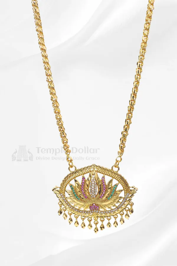 Oval_Lotus_Pendant_With_Square_Mesh_Chain