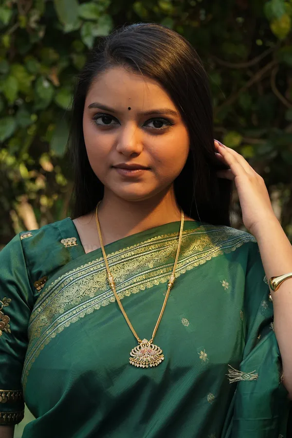 Twin_Peacock_Pendant_With_Mugappu_Side_Accents_Twin_Peacock_With_Mugappu_Chain