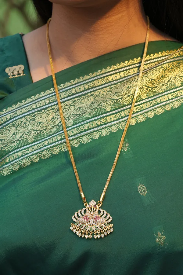 Twin_Peacock_Pendant_With_Square_Mesh_Chain