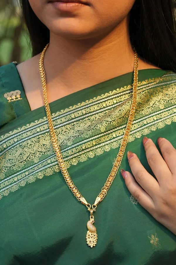 Single_Peacock_Pendant_With_Fancy_Indo_Italian_Box_Chain