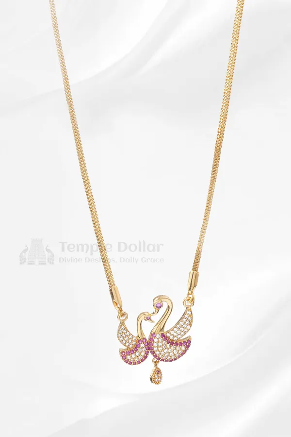 Twin_Swan_Heart_Pendant_With_Square_Mesh_Chain