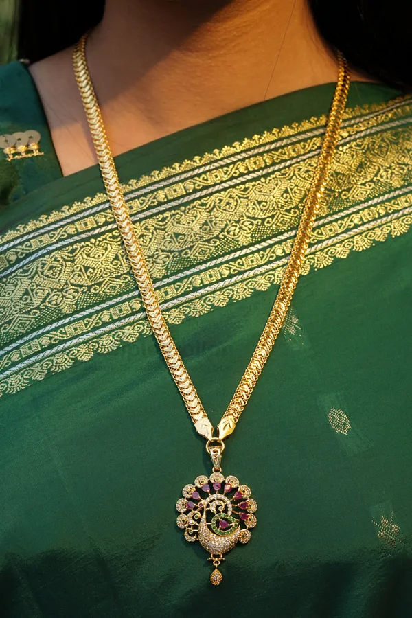 Dancing_Peacock_Pendant_With_Designer_V_Link_Chain