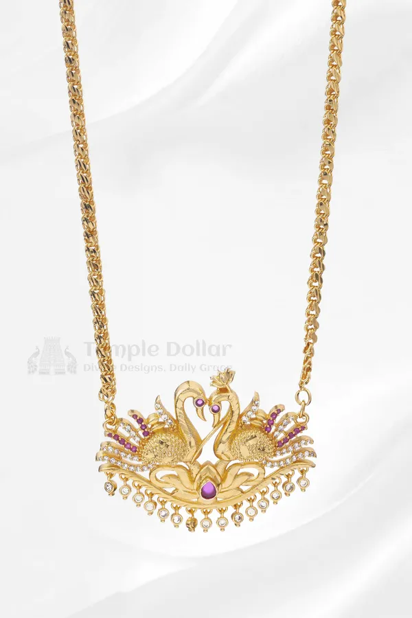 Twin_Swan_Textured_Pendant_With_Fancy_Box_Chain