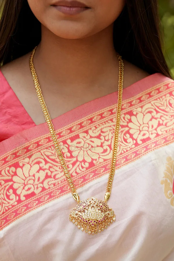 Lotus_Flower_Pendant_With_Fancy_Box_Chain