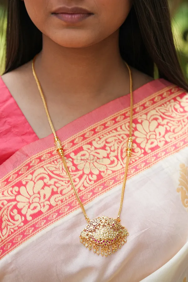 Lotus_Flower_Pendant_With_Mugappu_Chain
