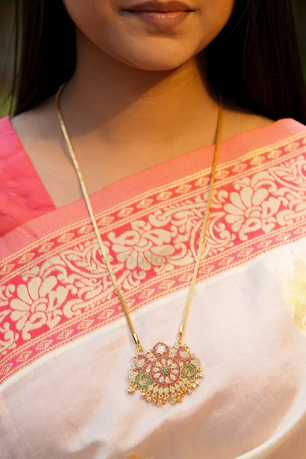 Multi_Color_Floral_Mandala_Pendant_With_Square_Mesh_Chain