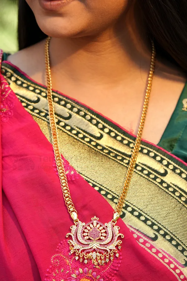 Ruby_&_White_Floral_Lotus_Pendant_With_Fancy_Box_Chain