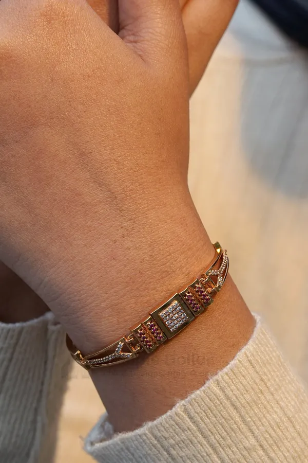 Rose_Gold_Designer_Link_Bracelet_With_Ruby_Pink_White_Stones