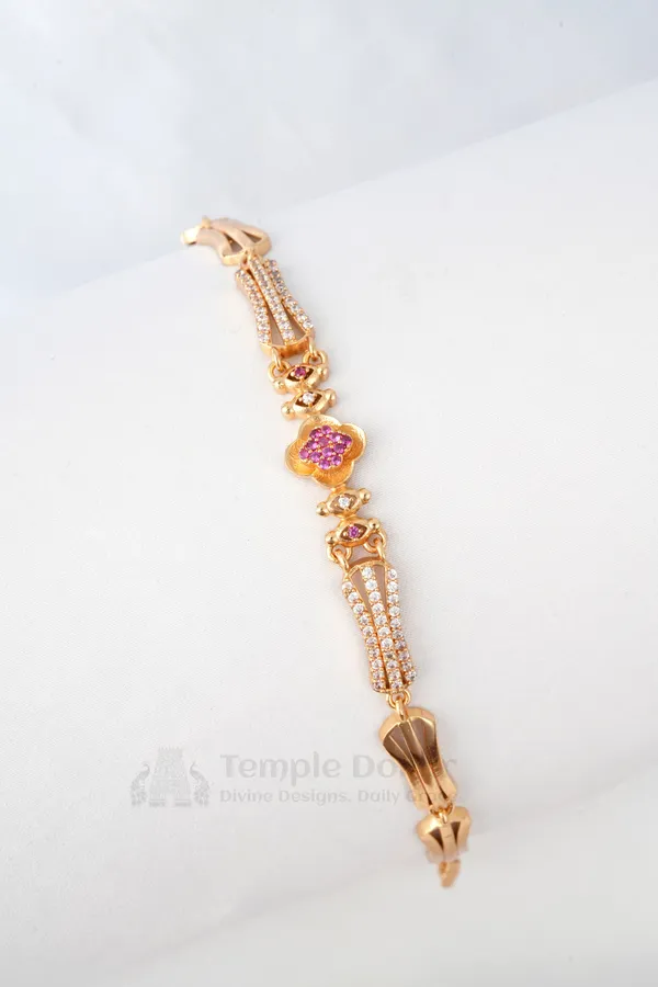 Rose_Gold_Floral_Clover_Bracelet_With_Ruby_Stones