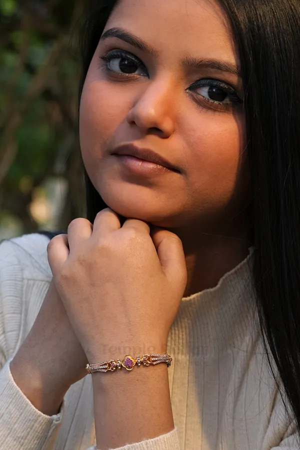 Rose_Gold_Floral_Clover_Bracelet_With_Ruby_Stones