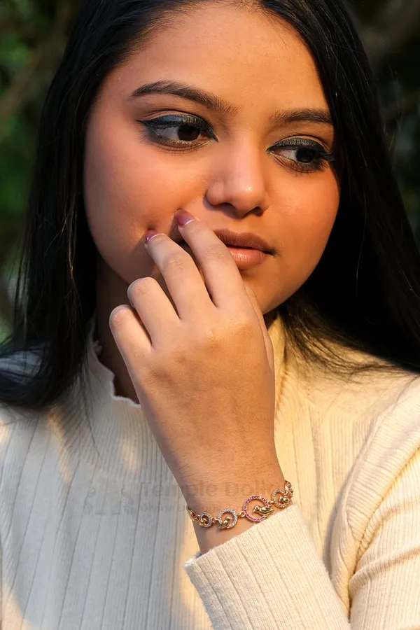 Rose_Gold_Parrot_Bird_Motif_Circle_Bracelet